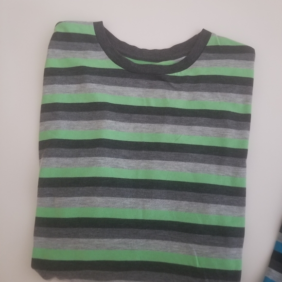 APT T SHIRT - Picture 3 of 7